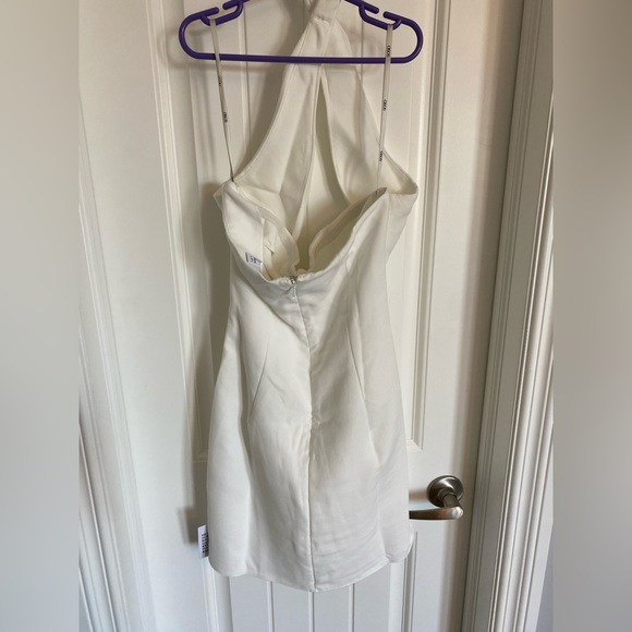 ASOS DESIGN halter mini dress in textured crepe - Picture 7 of 7